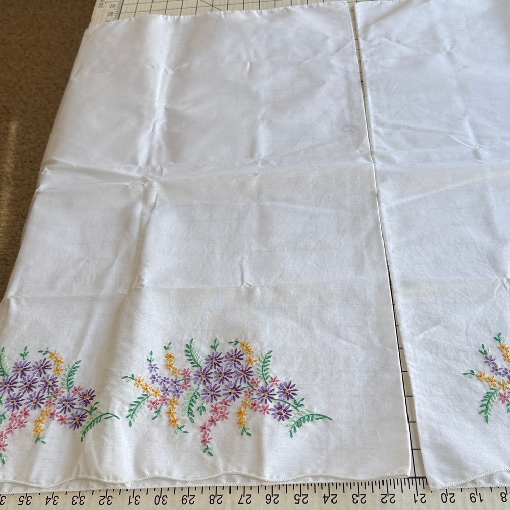 Vintage Hand Embroidered Pillowcases – Floral Pastel Design – 1950s Cotton Pair - Picture 5 of 16